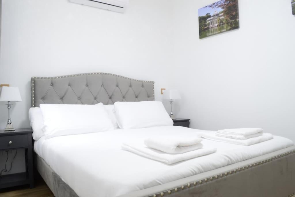 Casa En Alquiler Vacacional En Alcalá de Henares Buitenkant foto